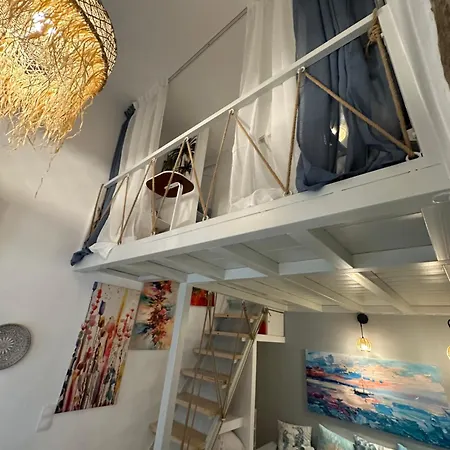 Tinos Inn Apartment דירה